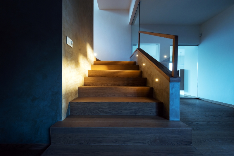 _lights_illuminating_the_stairway.jpg